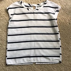 A&F essentials blouse